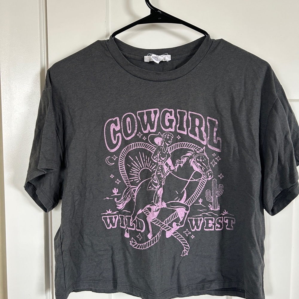 Grey boxy graphic tshirt